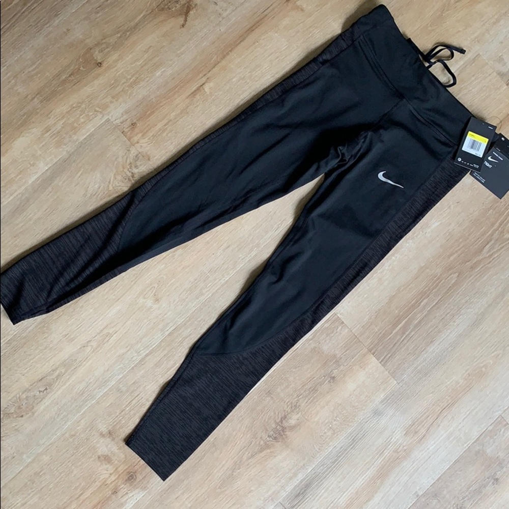 Nike running right, size Small